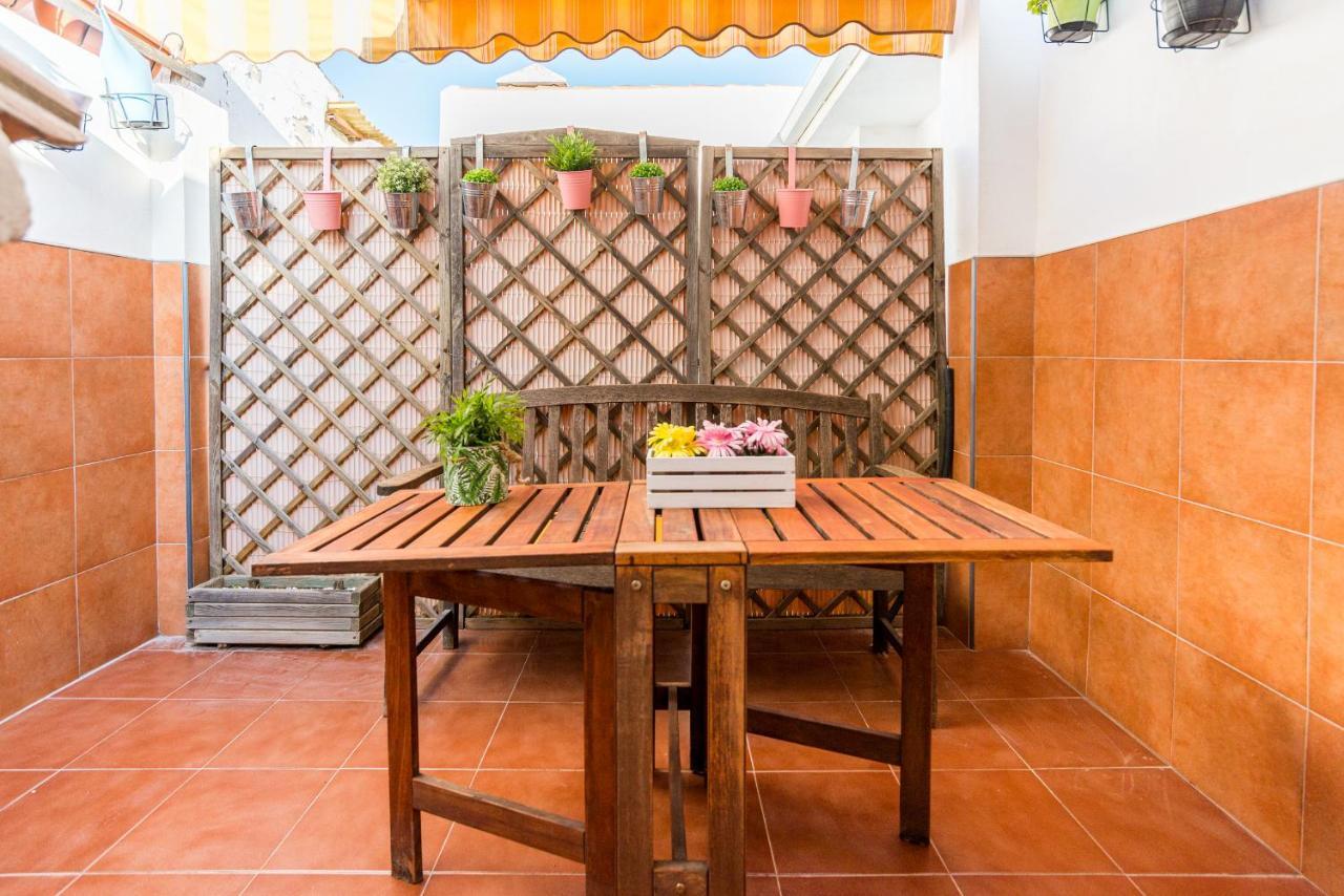 Family Noemi Home Center Malaga Exterior photo